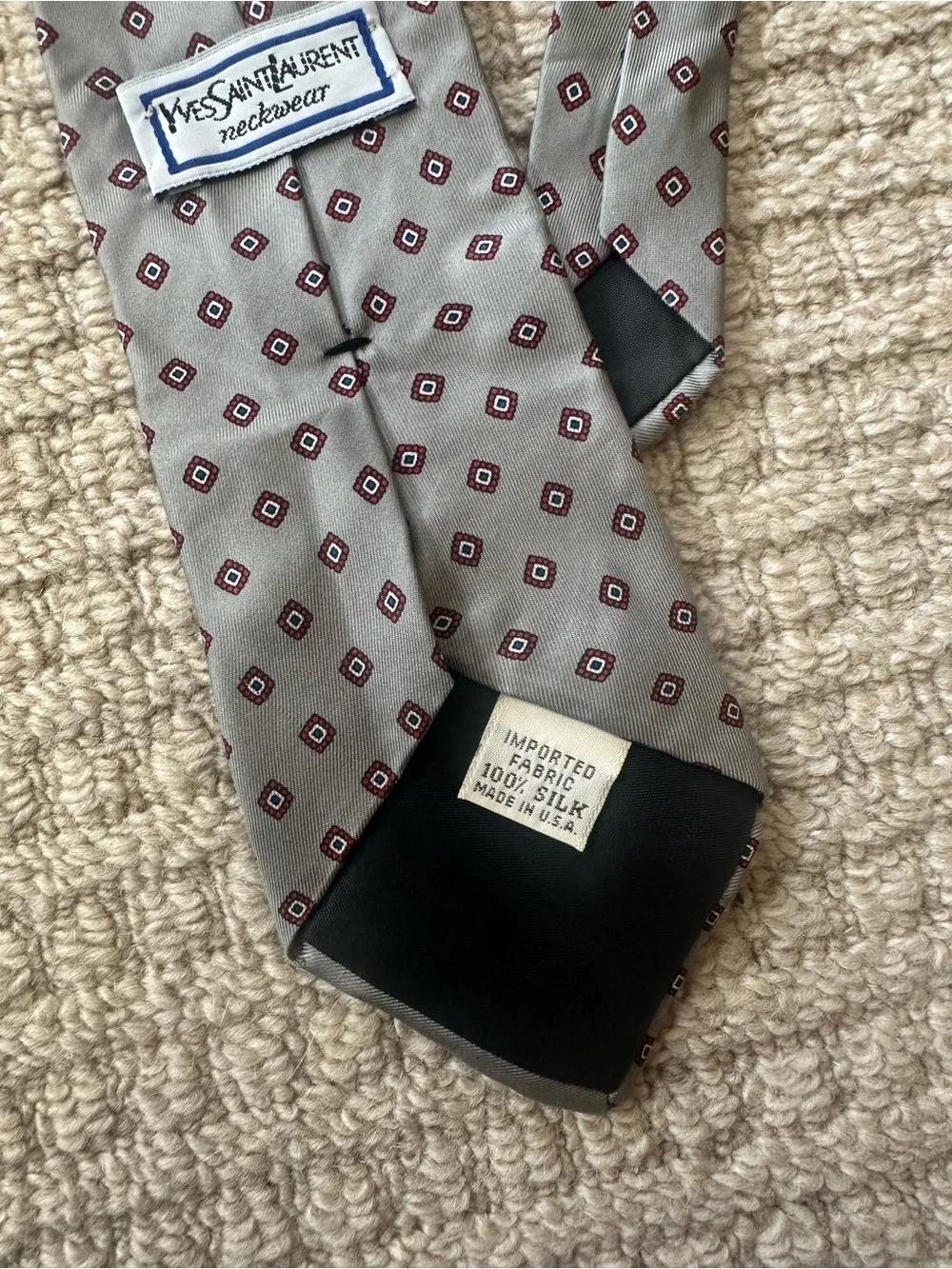 Yves Saint Laurent Vintage 70s/80s 100% Silk Gray Geometric Pattern Tie
